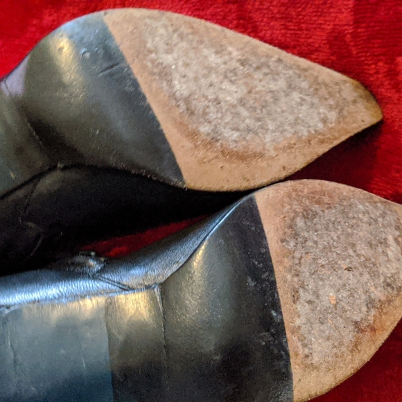 BCBG Stiletto boot - Picture 5 of 6